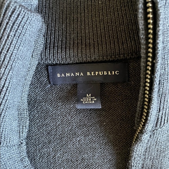 Banana Republic Men's Dark Gray Wool Zip-Up Sweater - Picture 7 of 9